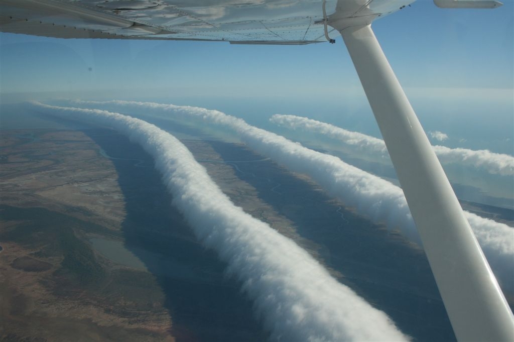 http://apod.nasa.gov/apod/image/0908/morninggloryclouds_petroff_big.jpg