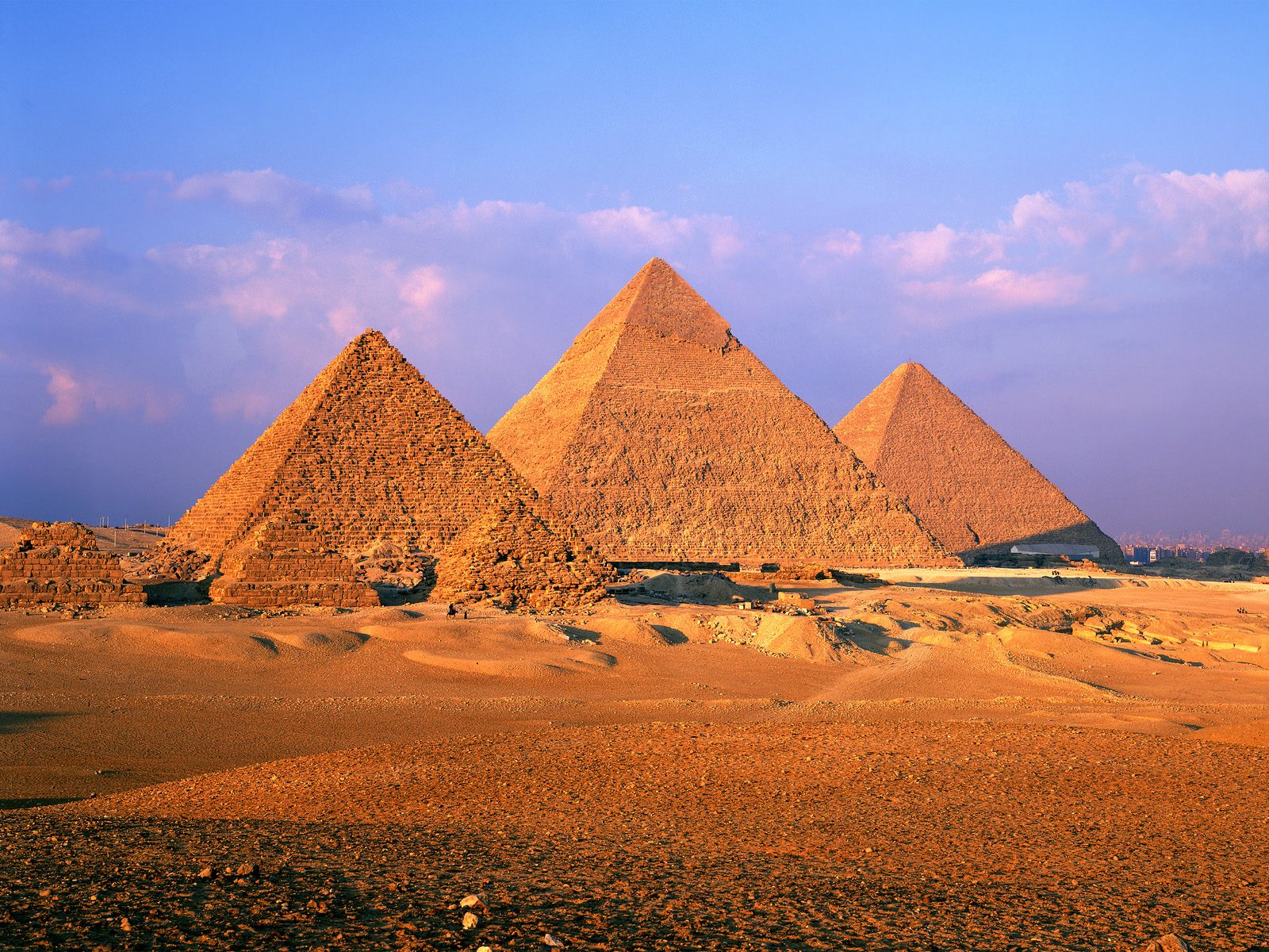 http://jonathanturley.files.wordpress.com/2012/07/pyramids_of_giza.jpg